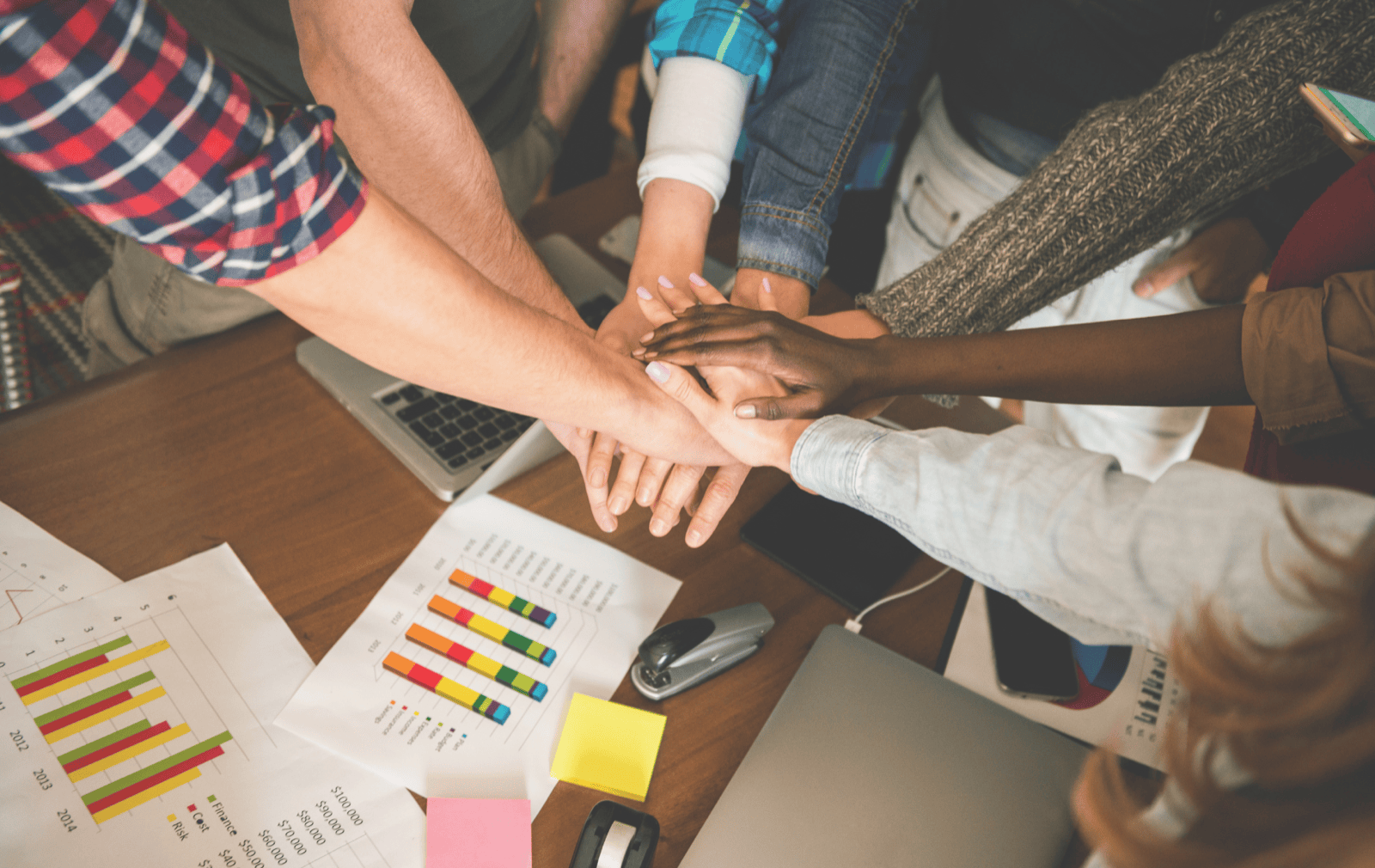 Référencement sans engagement vs référencement avec engagement