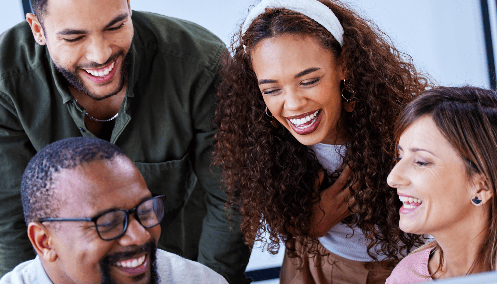 Personnes engagees par ce qu elles voient sur l ordinateur